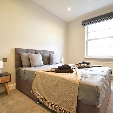 Stunning 2 Bed Apartment Londra Esterno foto