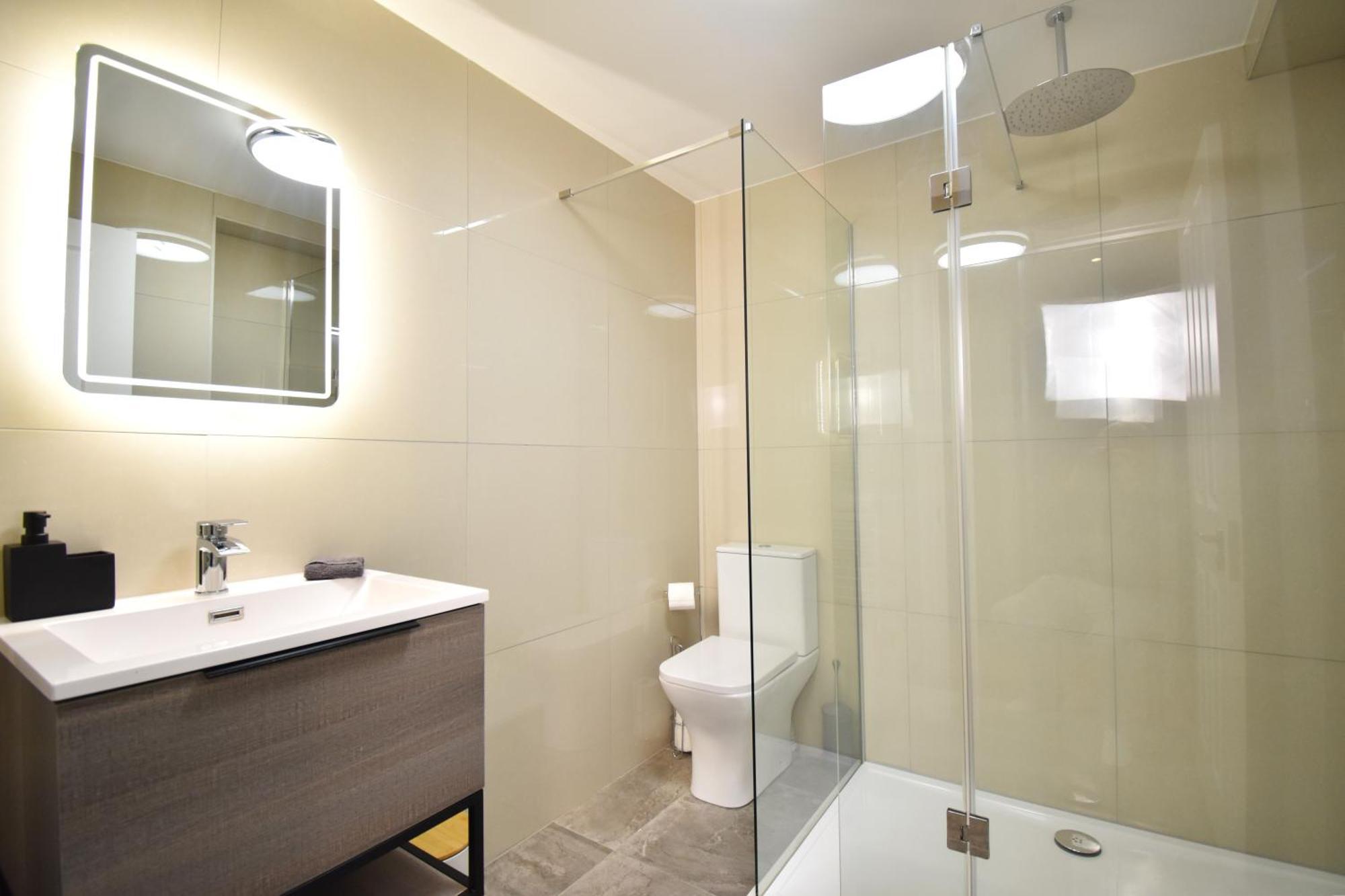 Stunning 2 Bed Apartment Londra Esterno foto